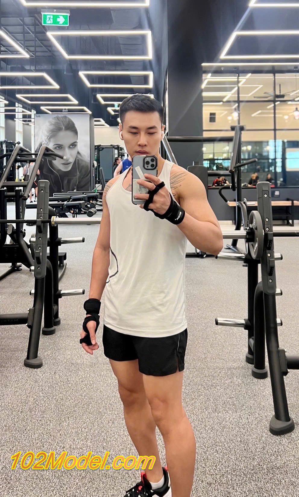 Trai dễ thương massage tốt, body gym slim đến từ miền tây - SIN:1153 17 IMG 9541