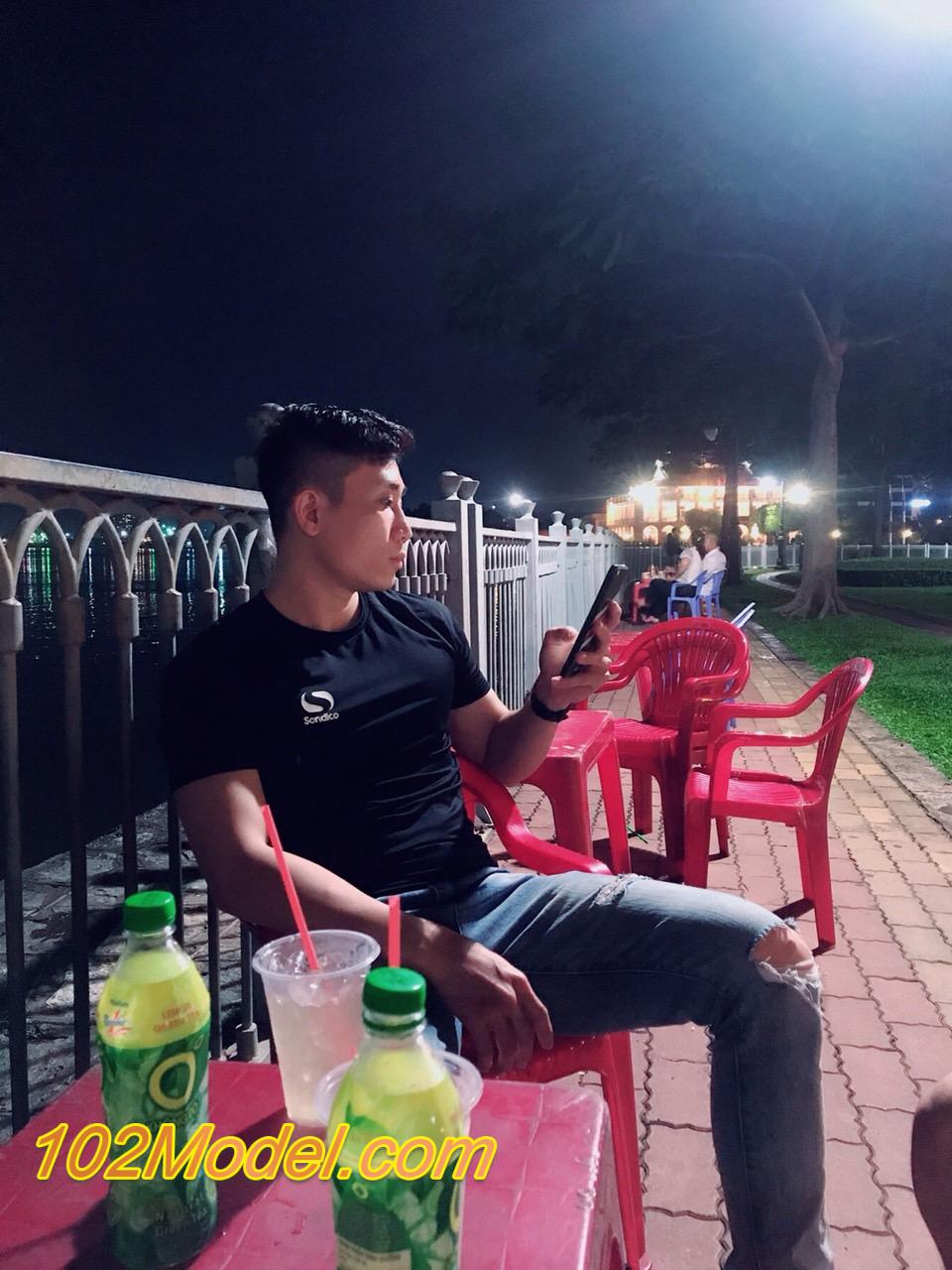 6B5A298B 28CA 4B41 973B C7367EDA5E02