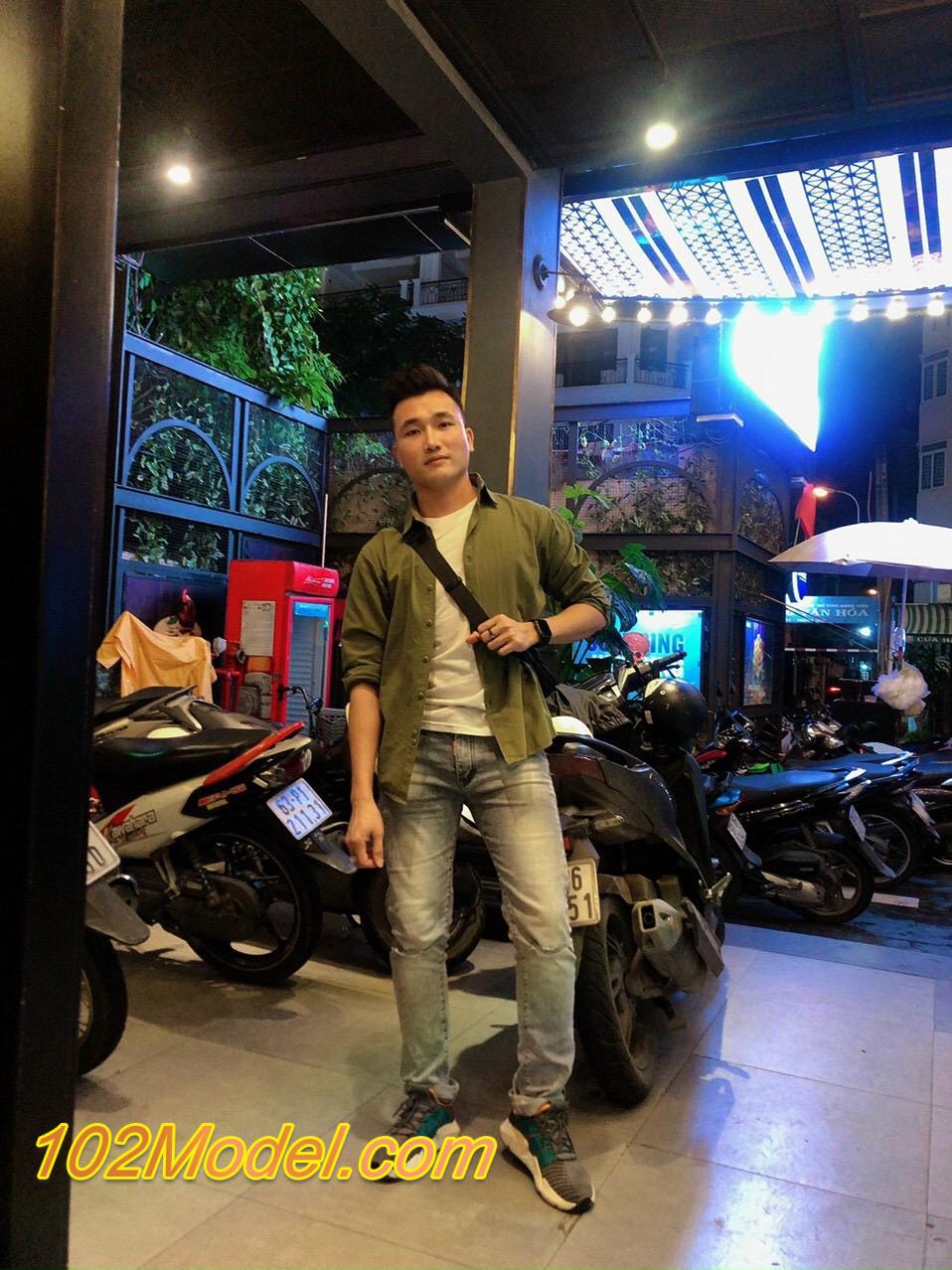 878848E9 7340 4F22 B728 56B522F01A3D