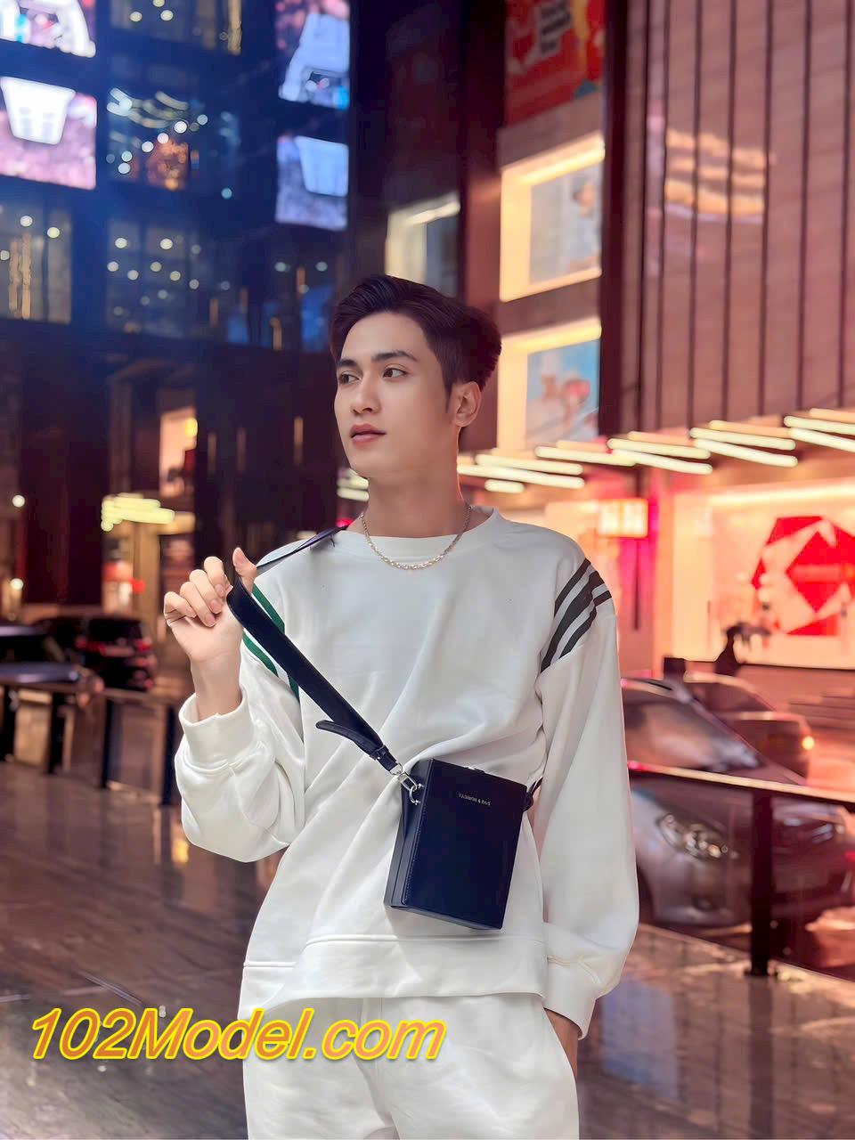 5B6EB3A5 3BC7 432D 86C3 E1F8CDA0F81E