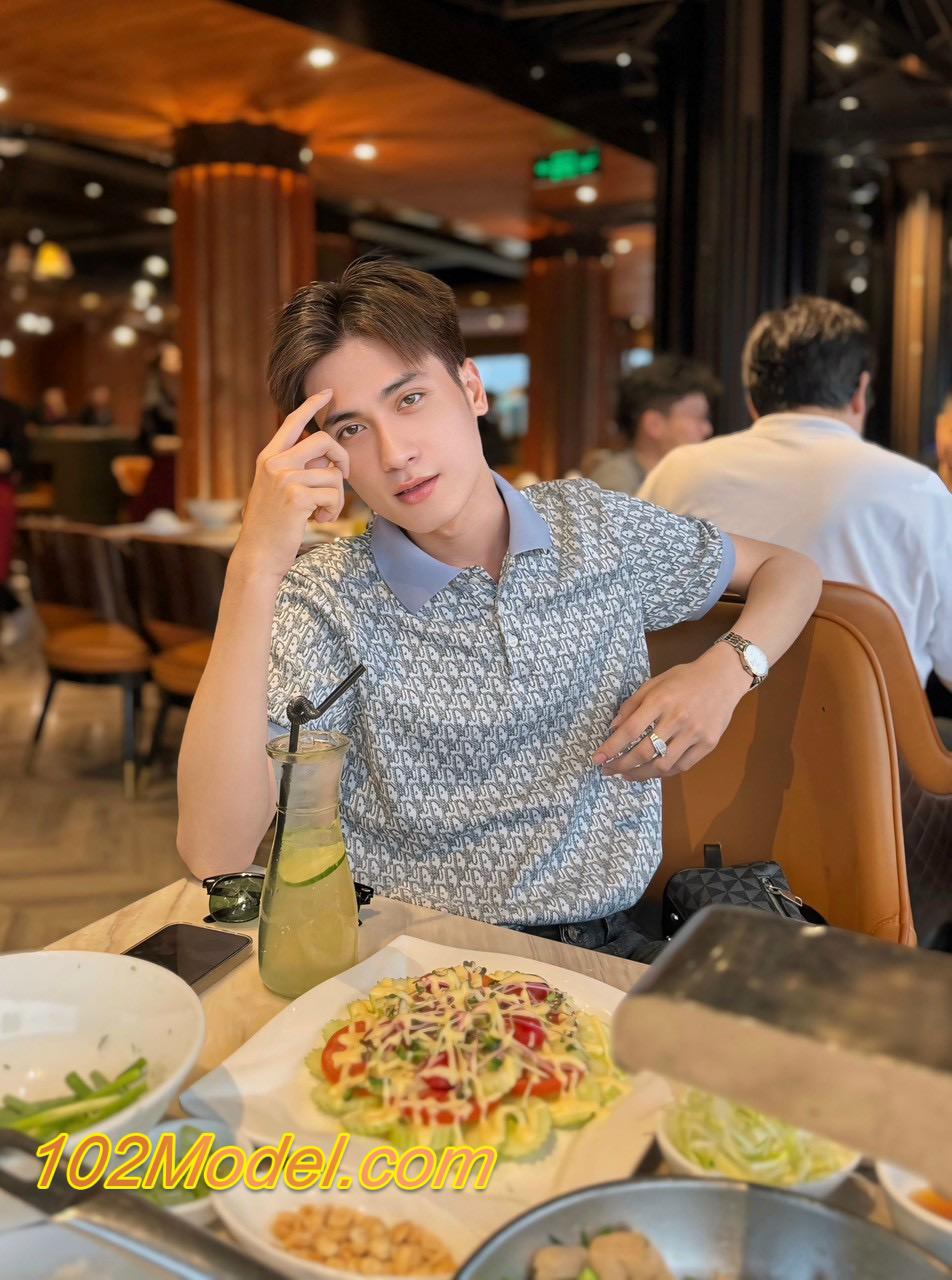 AE1F10FA D25C 4571 92B3 8F0AC8E0CC32