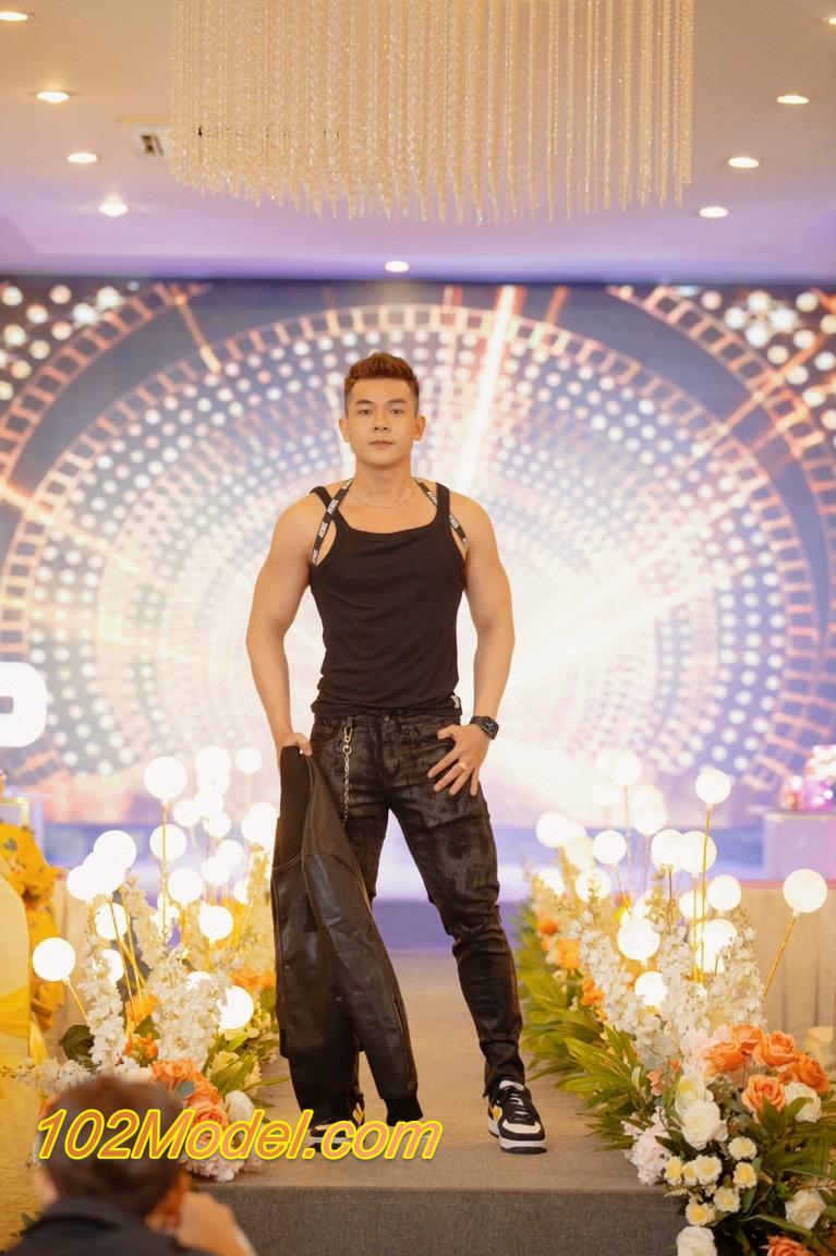 Trai gym mình dây nóng bỏng biết chiều khách - KHÔI MS:1346 20 B63F5308 DB3B 4D95 876C C11174237798