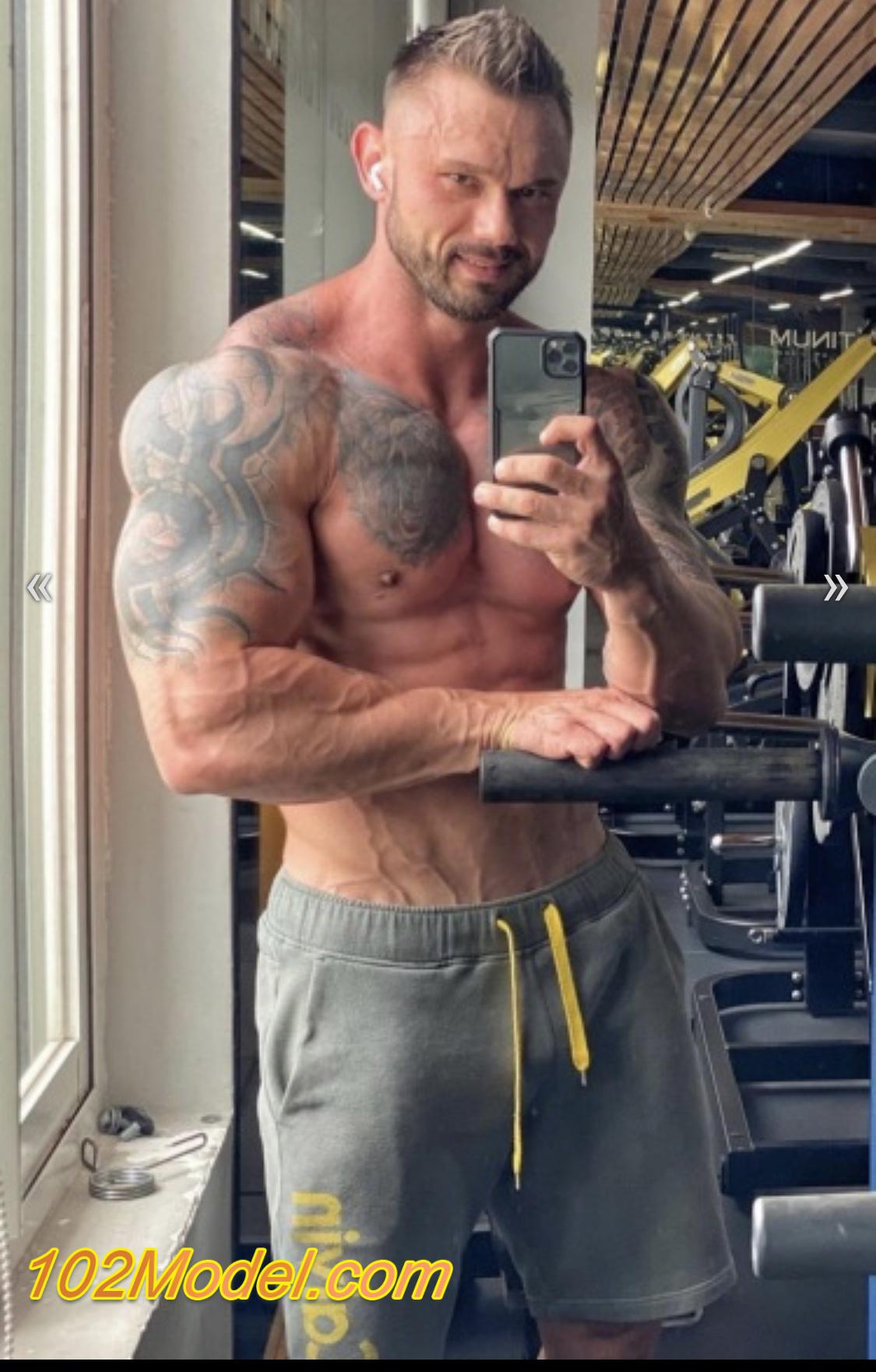 39FC77D9 1314 45C9 AD5A 7D7A56DDBEFB