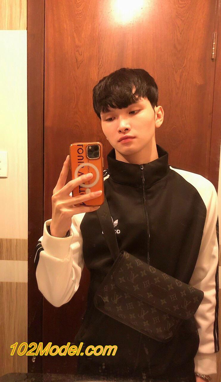 F5FFEB56 6BE8 476D 9550 049944D442F2