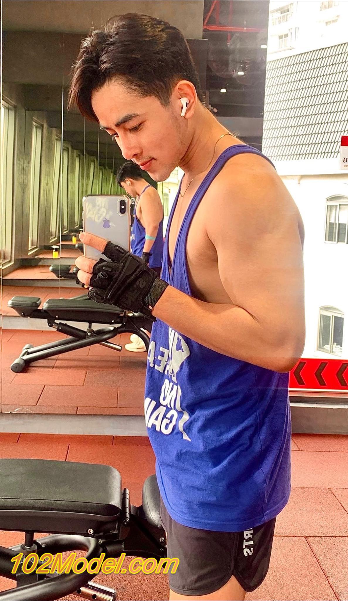 A9FEEF63 1752 4653 B26F 8E56E477C668