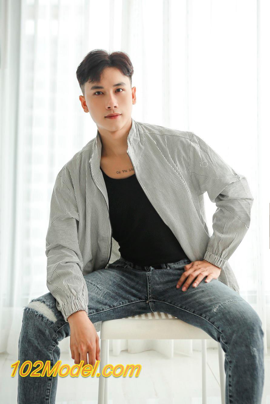 23B9C92A 913F 44C5 BC77 B6798E9E386F