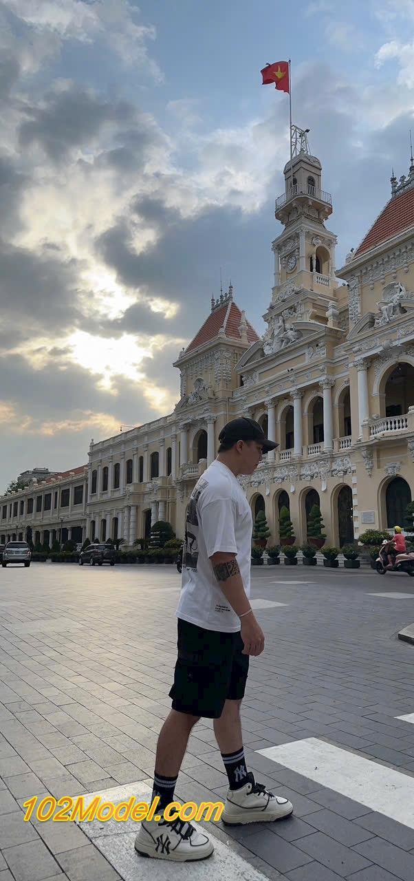 2179136B 11EB 40D2 8F5C 563B62136BAC