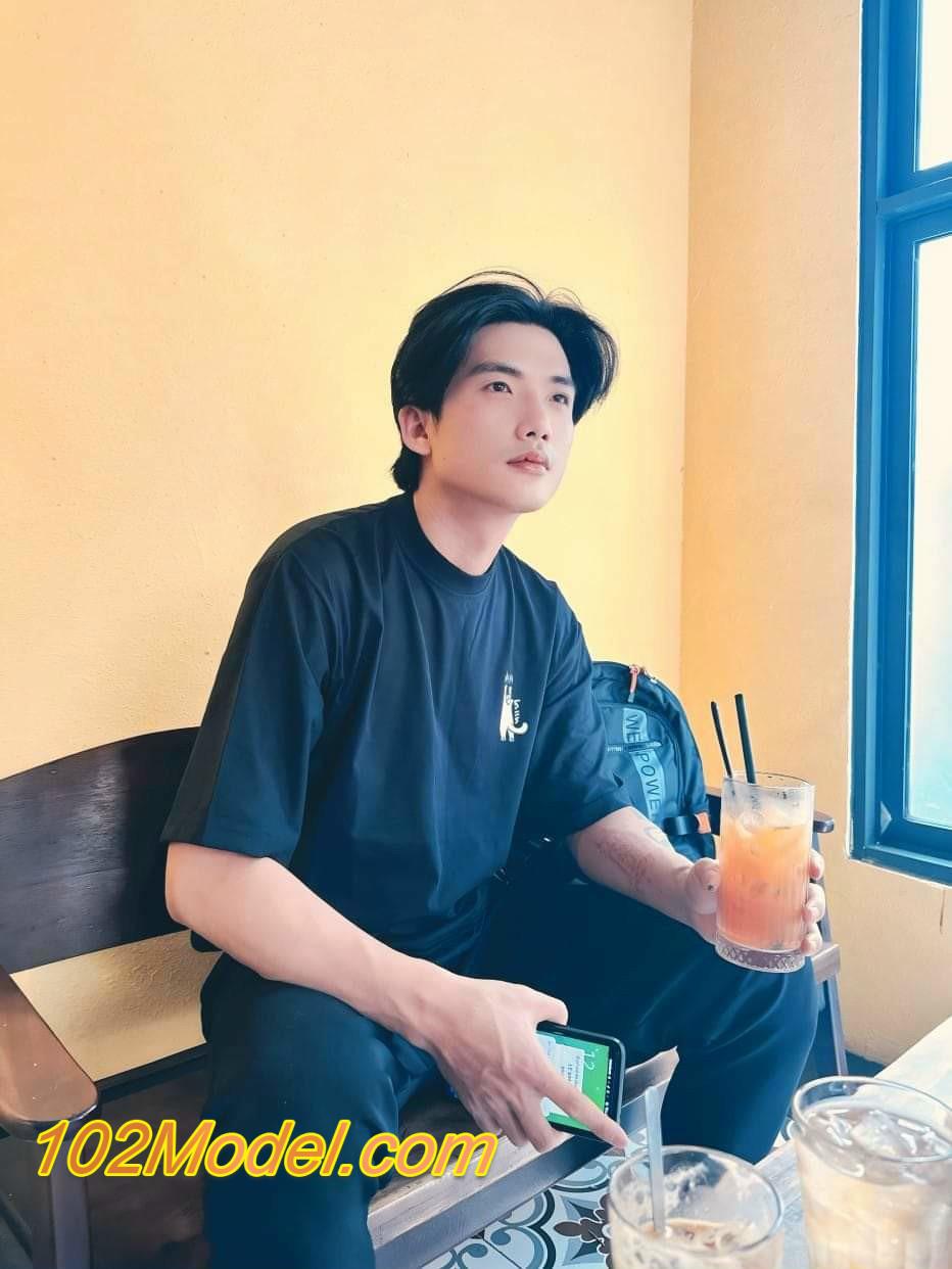 D2E7A2F8 CD07 42B5 967D 60A3C9AAF328