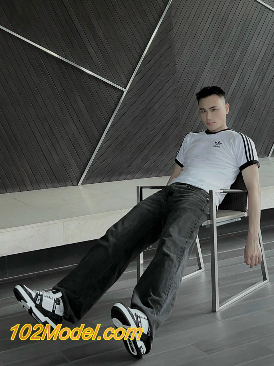 1B2EECF1 1132 4968 8B47 8CE6329EE347