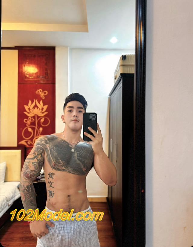 Boy menly cu to nắc sướng, sở hữu nhiều hình xăm đẹp quyến rũ - HUY:1123 18 E6E427AF 3D1E 4352 9229 2F7B01EA2755
