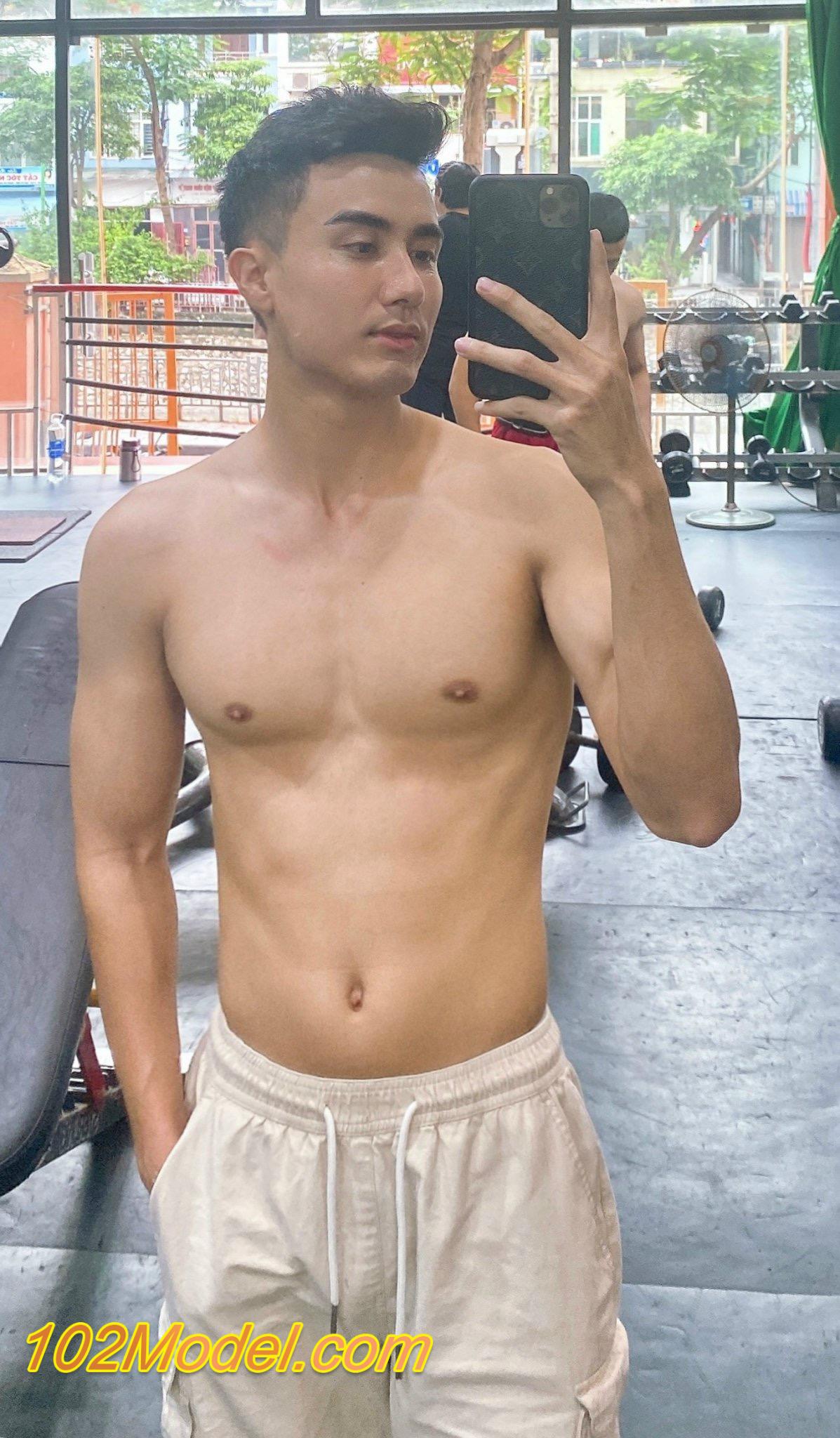 733EA6DE 1C3B 4262 BD79 86C6A88FF7BC