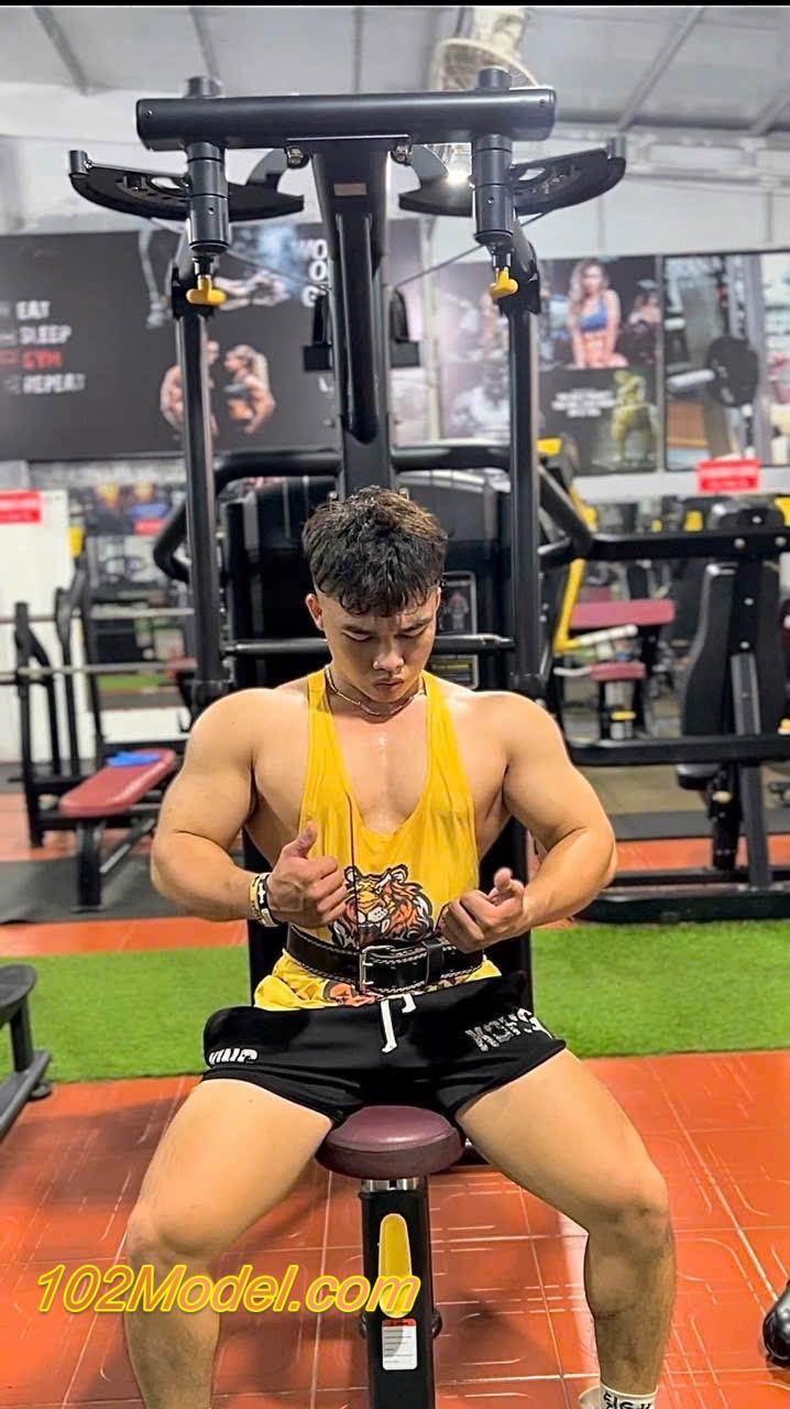 Trai thẳng gym 6 múi, mông to body múp mátxa giỏi - ĐÔ:1288 39 IMG 0993